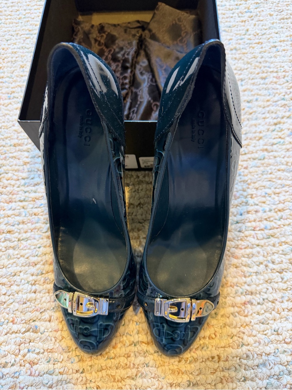 Gucci Blue Patent Leather Logo Buckle Pumps
